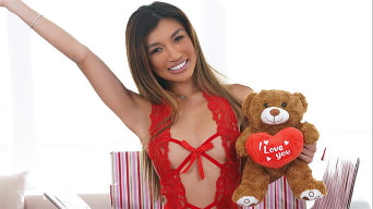 Clara Trinity में 'Happy Valentine's Day'